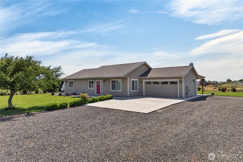 Photo of 2381 W Dylan Lane, Othello, WA 99344 (MLS # 2531218)