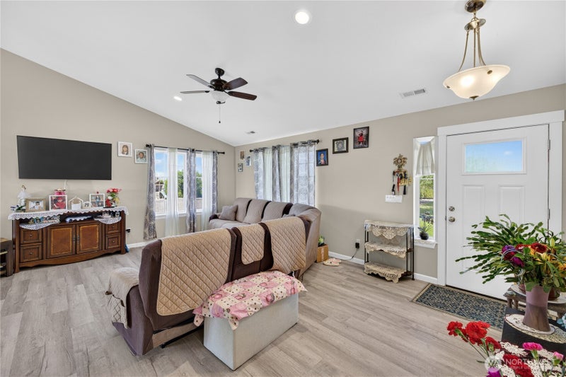2381 W Dylan Lane