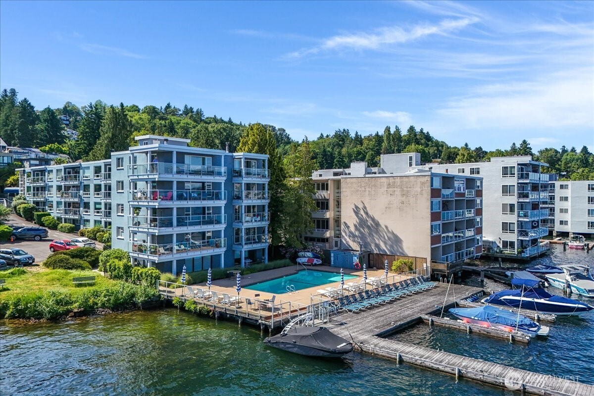 720 Lakeside Avenue S 406