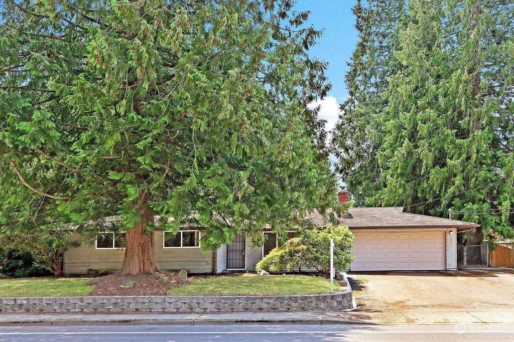 Photo of 2128 100th Street SE, Everett, WA 98208 (MLS # 2125780)