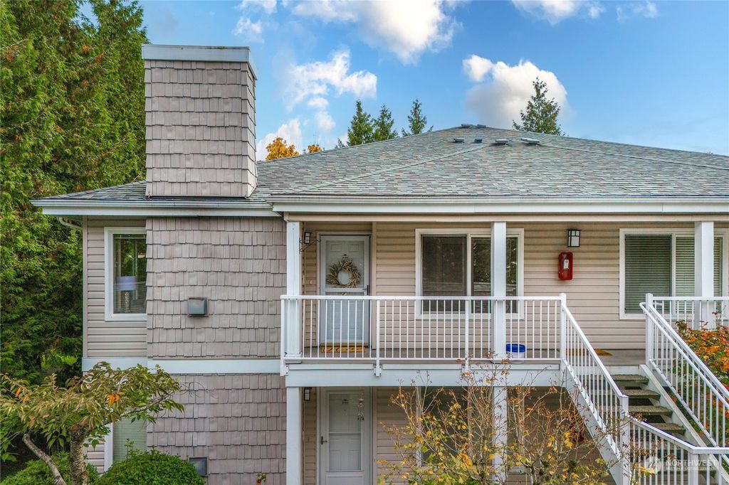 Photo of 11130 SE 208th St #B204, Kent, WA 98031 (MLS # 2173150)