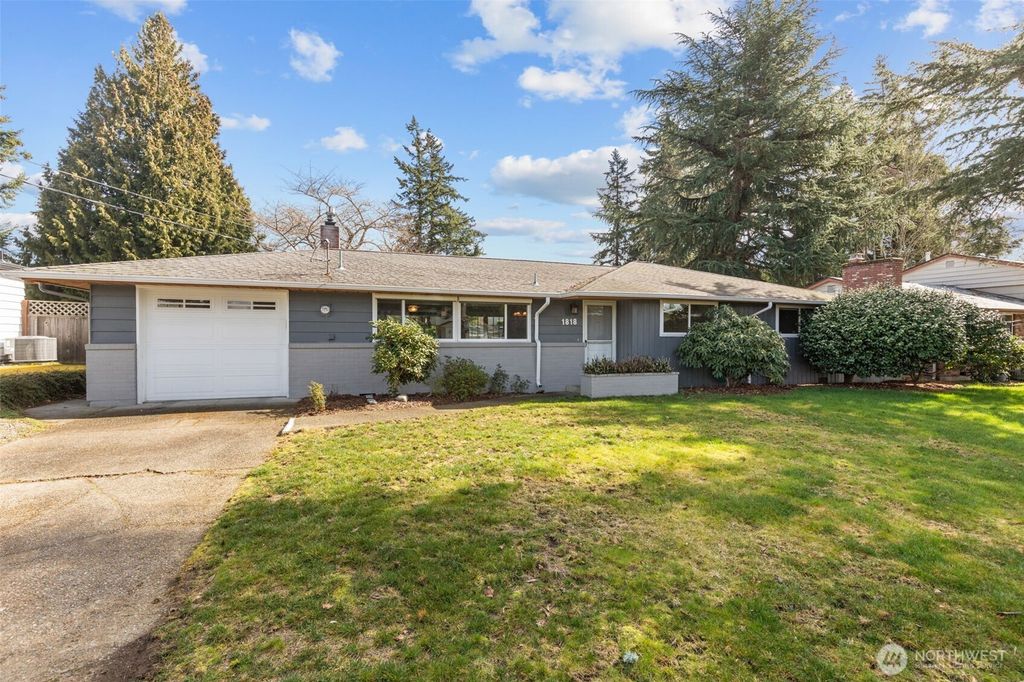 Photo of 1818 Blaine Avenue NE, Renton, WA 98056 (MLS # 2340605)