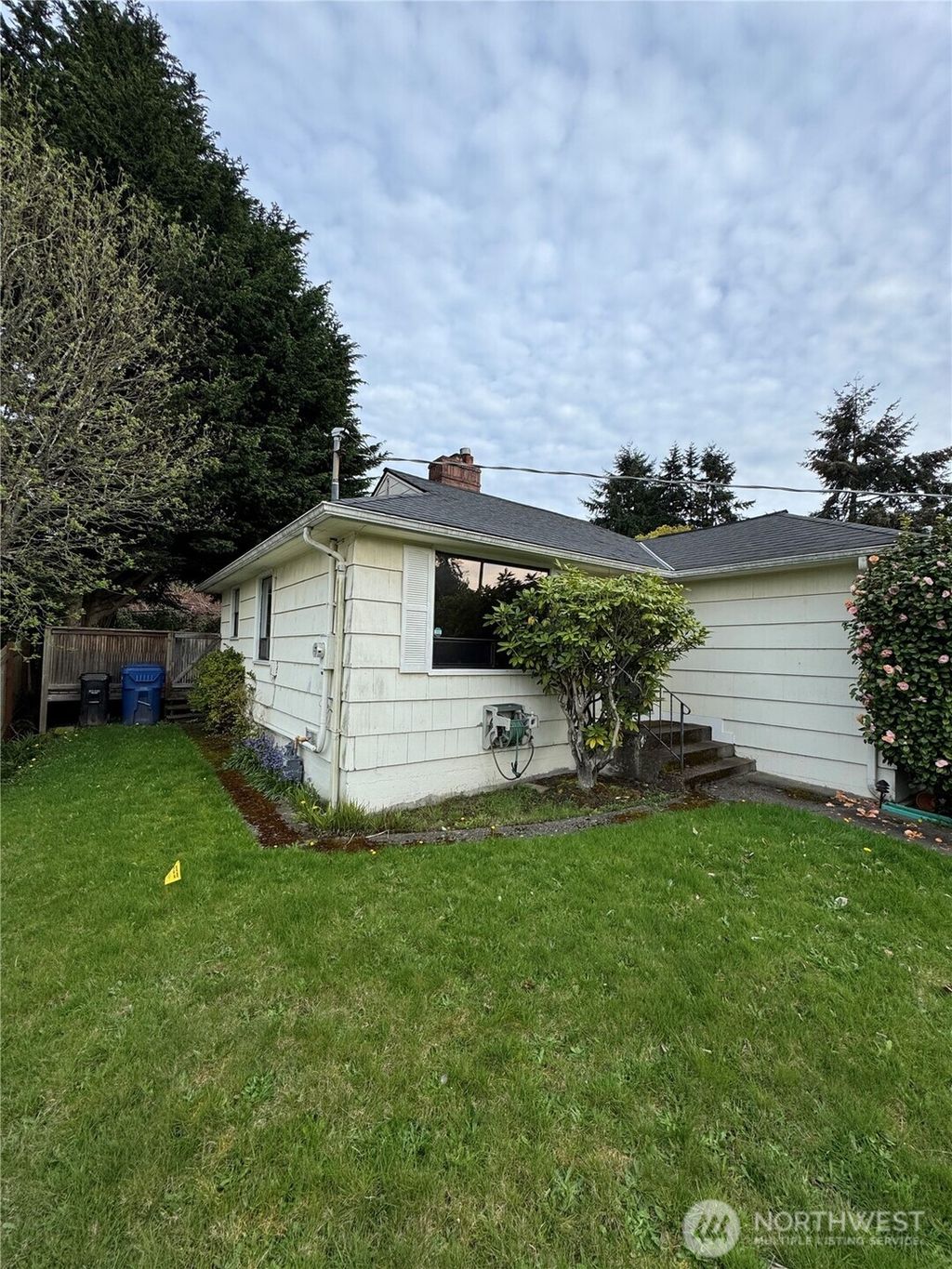Photo of 3818 32nd Avenue W, Seattle, WA 98199 (MLS # 2357887)
