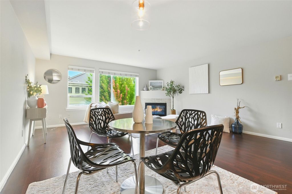 Photo of 559 McGraw Street #204, Seattle, WA 98109 (MLS # 2423886)