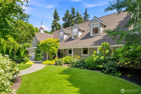 Photo of 2042 77th Avenue NE, Medina, WA 98039 (MLS # 2579521)