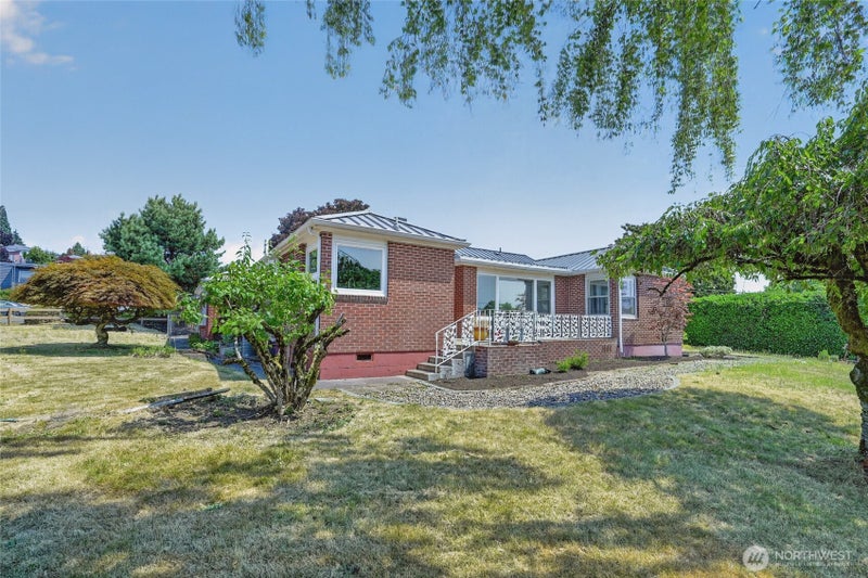 6805 SE Middle Way
