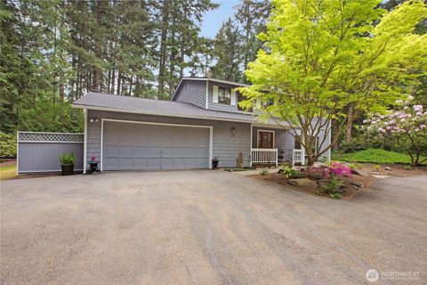 Photo of 4320 Palomino Drive NE, Bainbridge Island, WA 98110 (MLS # 2517325)