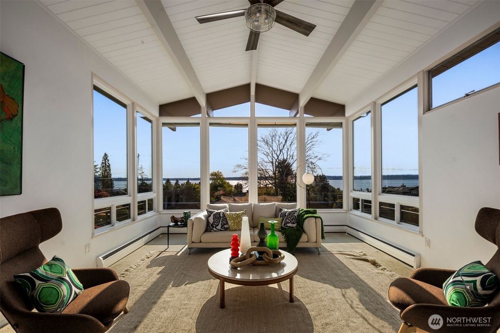 Photo of 18174 Normandy Terrace SW, Normandy Park, WA 98166 (MLS # 2359962)