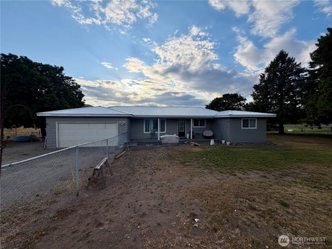 Photo of 212 b Nichols Road, Omak, WA 98841 (MLS # 2584578)