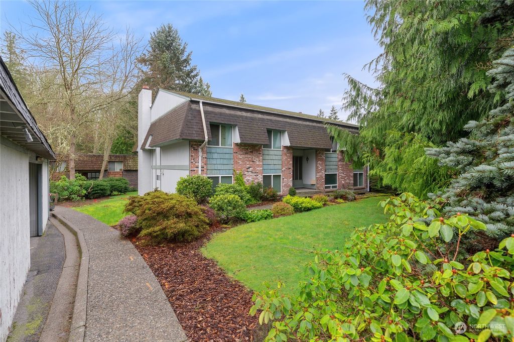 Photo of 6103 -6107 NE 194th Place, Kenmore, WA 98028 (MLS # 2214734)