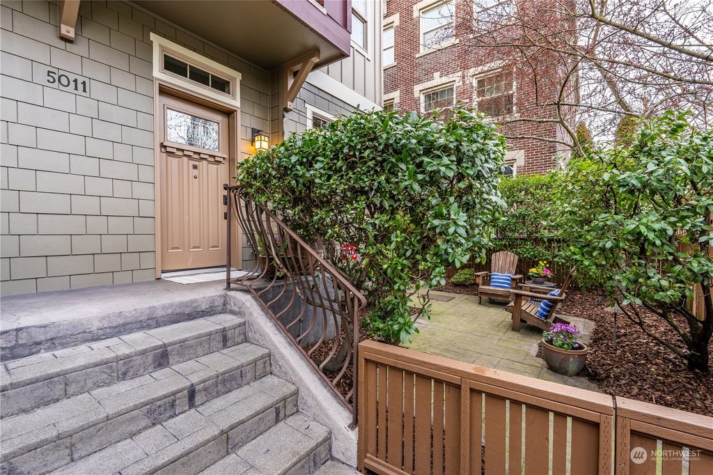 Photo of 5011 Phinney Avenue N #B, Seattle, WA 98103 (MLS # 2047182)