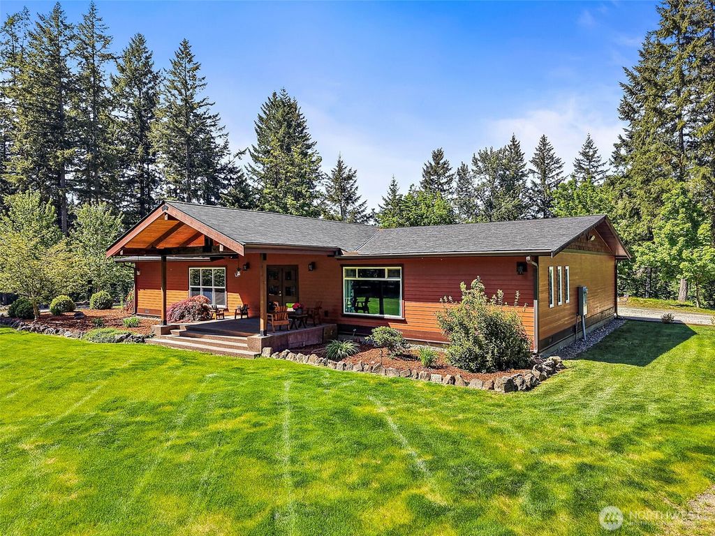 Photo of 32818 174th Place SE, Auburn, WA 98092 (MLS # 2523375)
