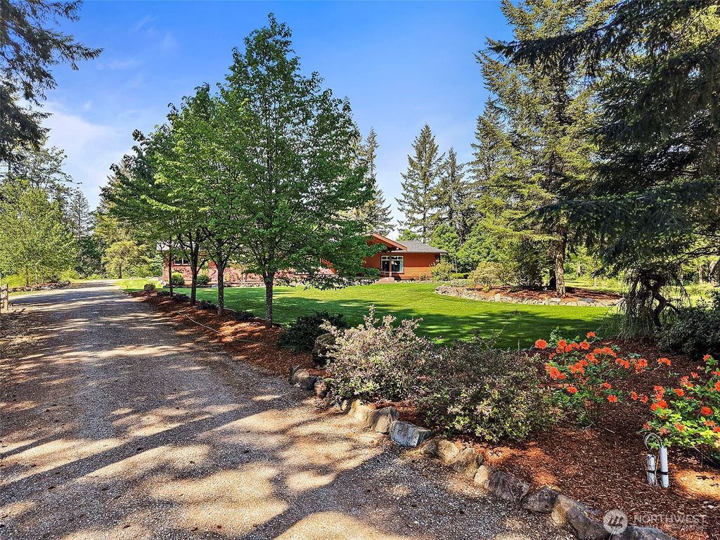 Photo of 32818 174th Place SE, Auburn, WA 98092 (MLS # 2523375)