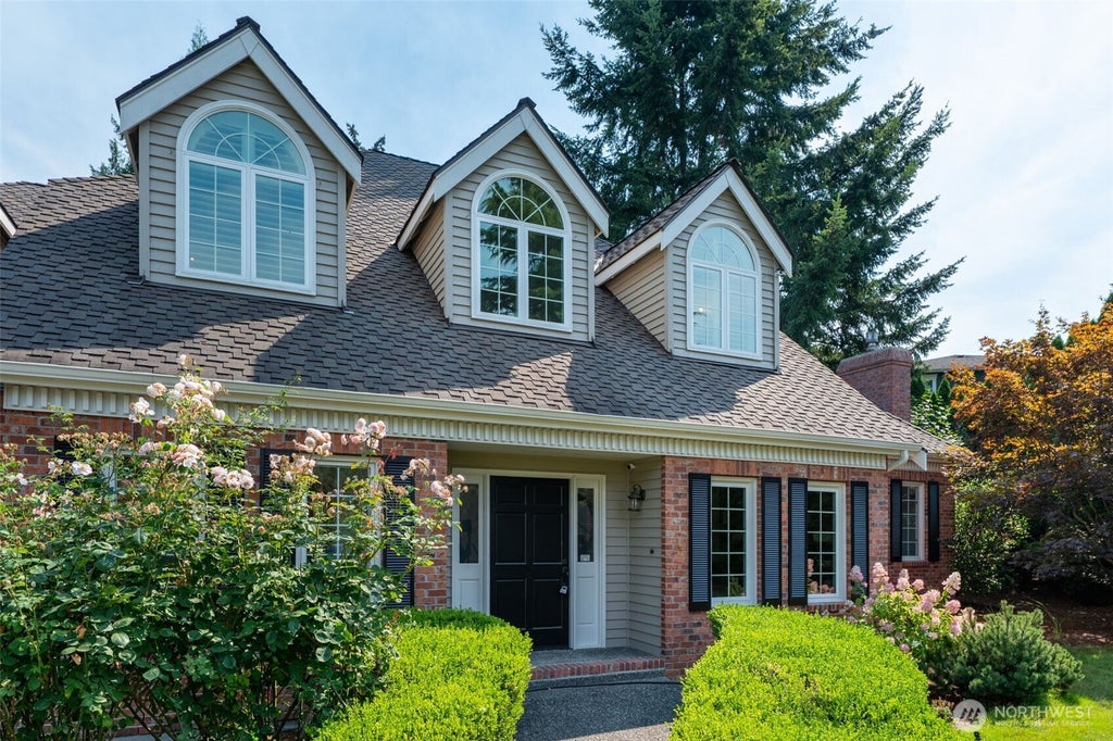 Photo of 23837 SE 45th Street, Sammamish, WA 98029 (MLS # 2581496)