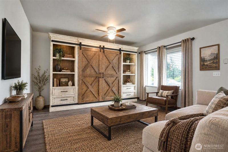 308 Middleton Court SE