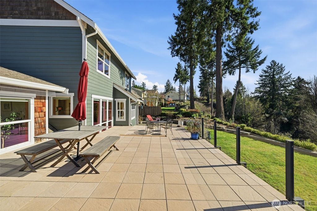 Photo of 12295 15th Avenue SW, Burien, WA 98146 (MLS # 2503453)