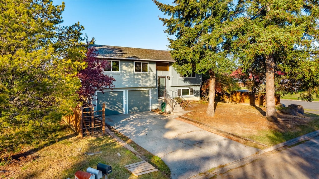 Photo of 2317 Montgomery Place, Mount Vernon, WA 98274 (MLS # 2597224)