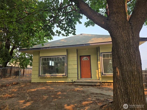 Photo of 815 16th Avenue, Oroville, WA 98844 (MLS # 2566133)