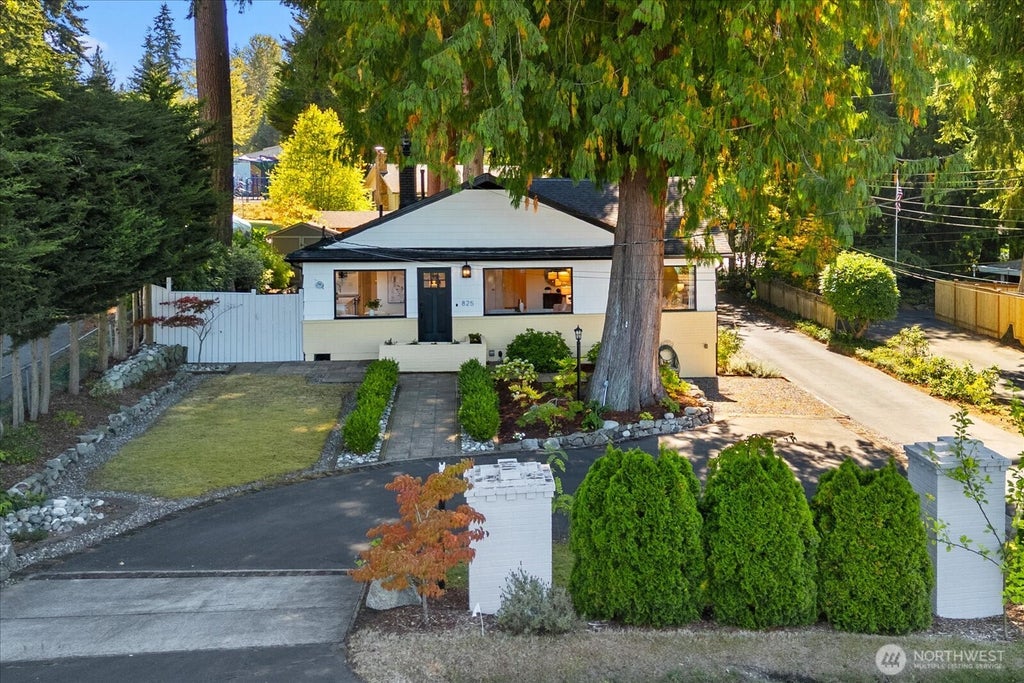 Photo of 825 NW 180th Street, Shoreline, WA 98177 (MLS # 2583573)