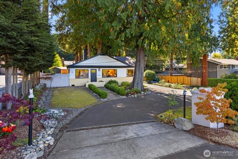 Photo of 825 NW 180th Street, Shoreline, WA 98177 (MLS # 2583573)
