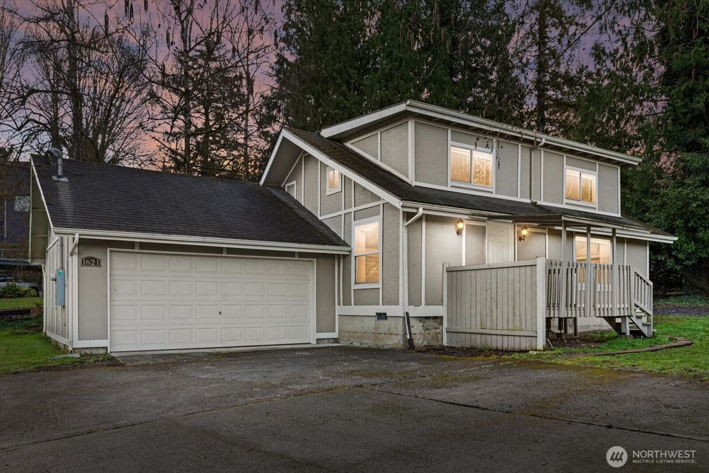 Photo of 1621 S 251st Place, Des Moines, WA 98198 (MLS # 2327735)