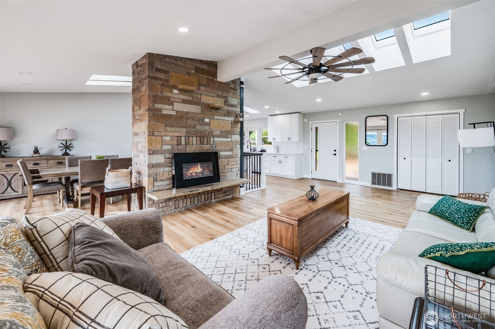 312 E Wilder Hill Lane