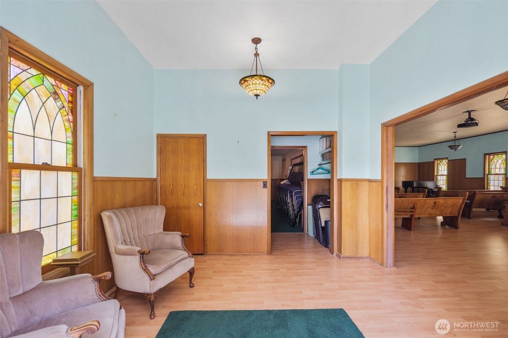 Photo of 2116 W Dravus Street, Seattle, WA 98199 (MLS # 2406388)