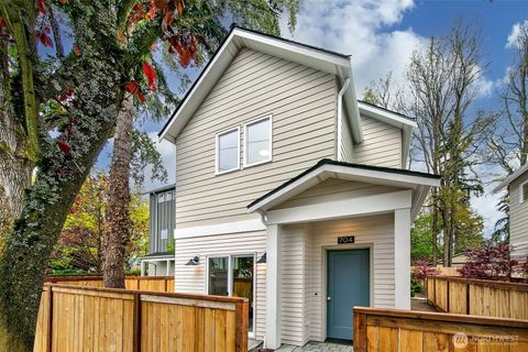 704 N 107th Street Seattle WA 98133