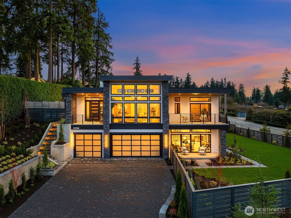 Photo of 9607 NE 30th Place, Clyde Hill, WA 98004 (MLS # 2480343)