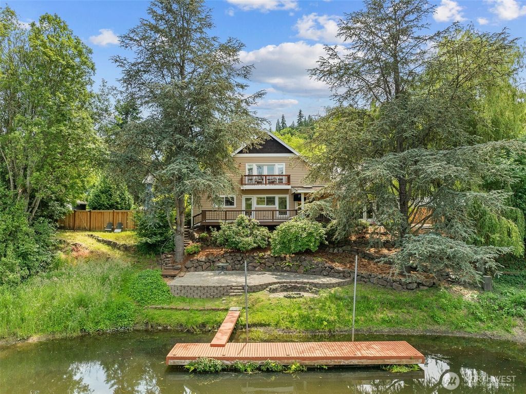 Photo of 11028 E Riverside Drive, Bothell, WA 98011 (MLS # 2394725)