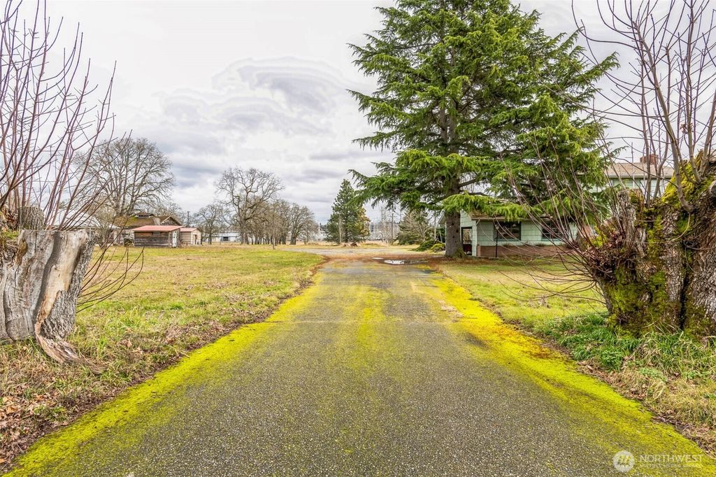 listing image 9363956377671357574