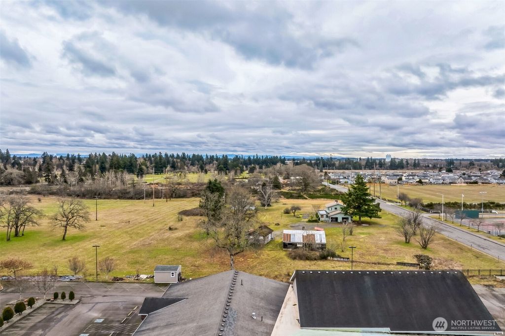 listing image 9365958176408593435