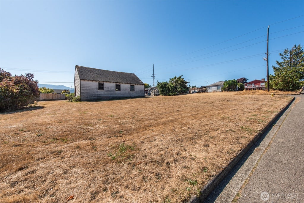 Photo of 707 S B Street, Port Angeles, WA 98363 (MLS # 2581200)