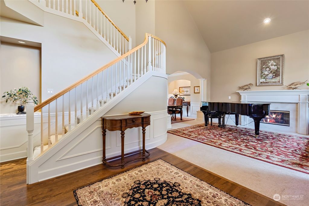 Photo of 20518 NE 23rd Court, Sammamish, WA 98074 (MLS # 2125407)