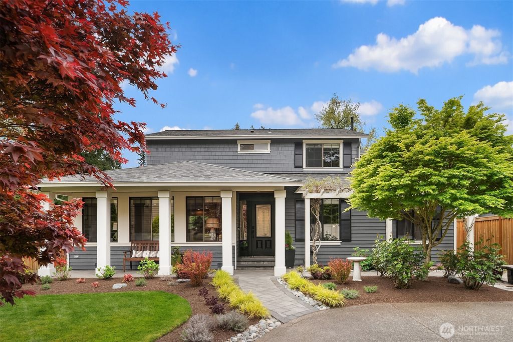 Photo of 1617 216th Avenue NE, Sammamish, WA 98074 (MLS # 2515055)