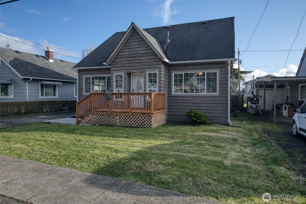 Photo of 2409 Cherry Street, Aberdeen, WA 98520 (MLS # 2488870)