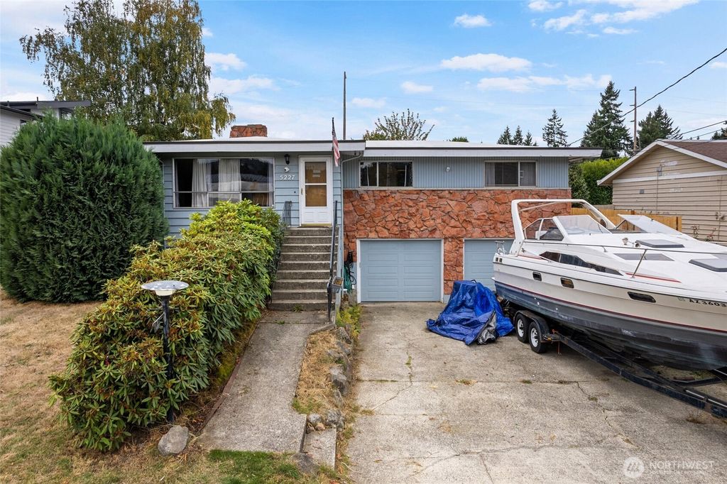 Photo of 5227 116th Place SE, Bellevue, WA 98006 (MLS # 2458404)