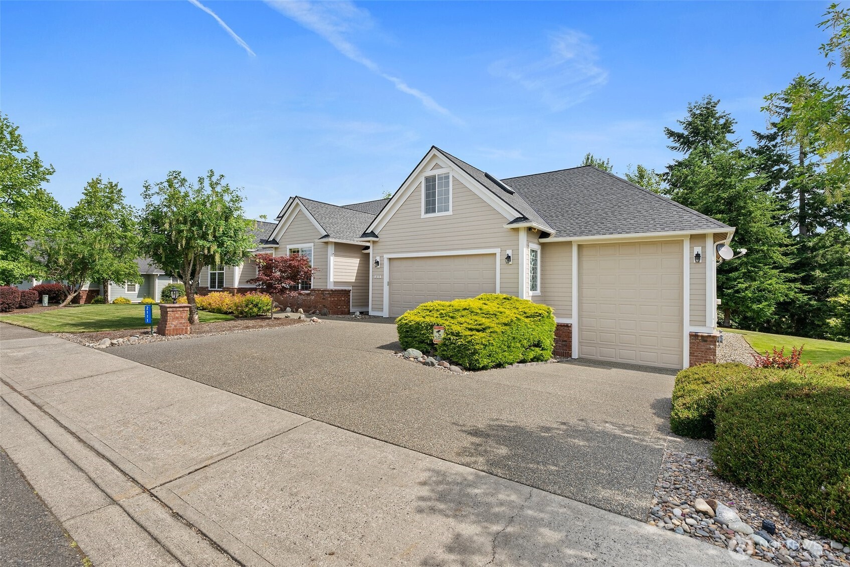 2111 Huntington Loop SE
