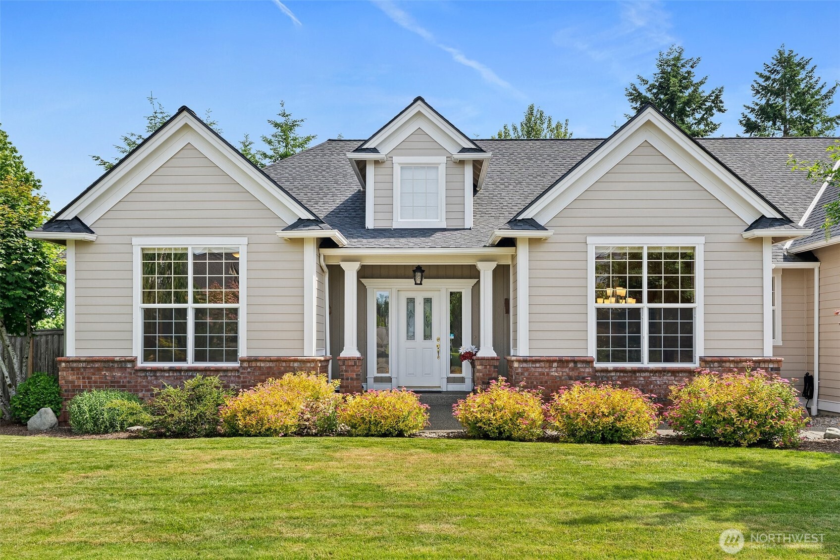 2111 Huntington Loop SE