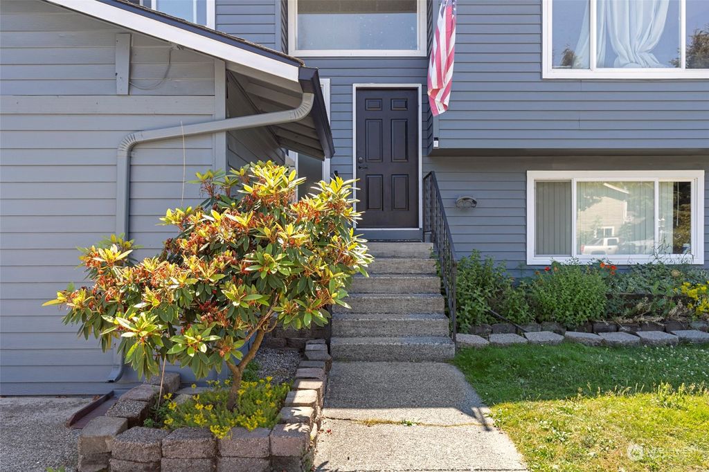 Photo of 4314 126th Place NE, Marysville, WA 98271 (MLS # 2264696)