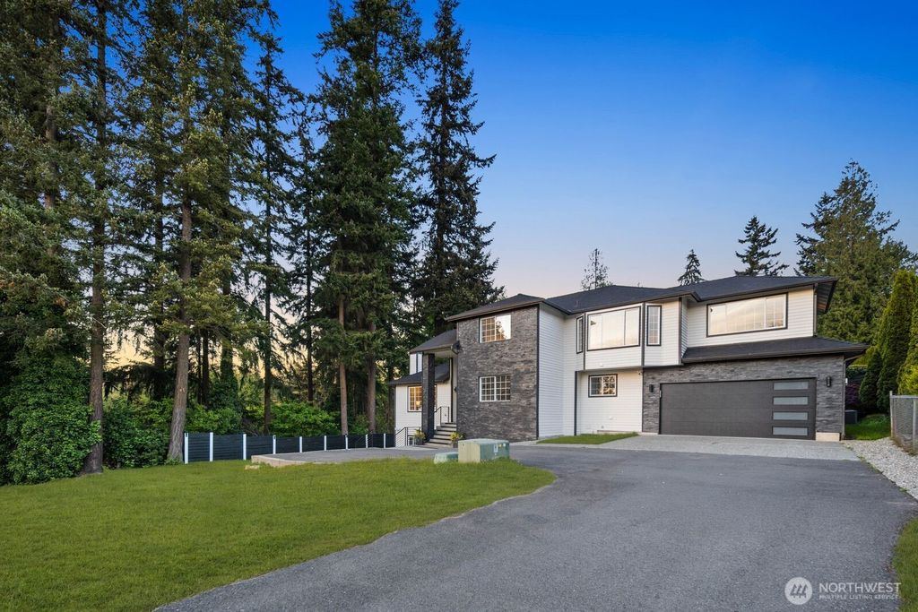 Photo of 902 18th Street, Mukilteo, WA 98275 (MLS # 2513402)