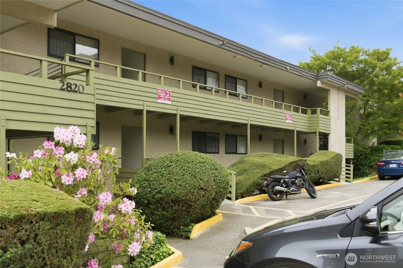 2820 15th Avenue W