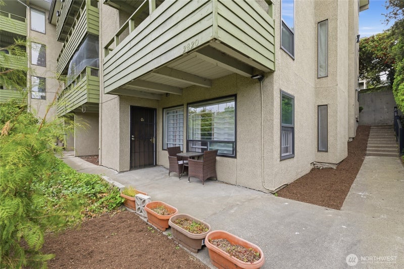2820 15th Avenue W
