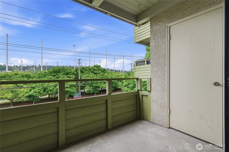 2820 15th Avenue W