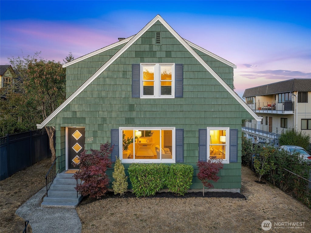 Photo of 1512 6th Avenue W, Seattle, WA 98119 (MLS # 2575249)