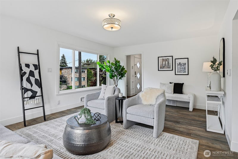 1512 6th Avenue W