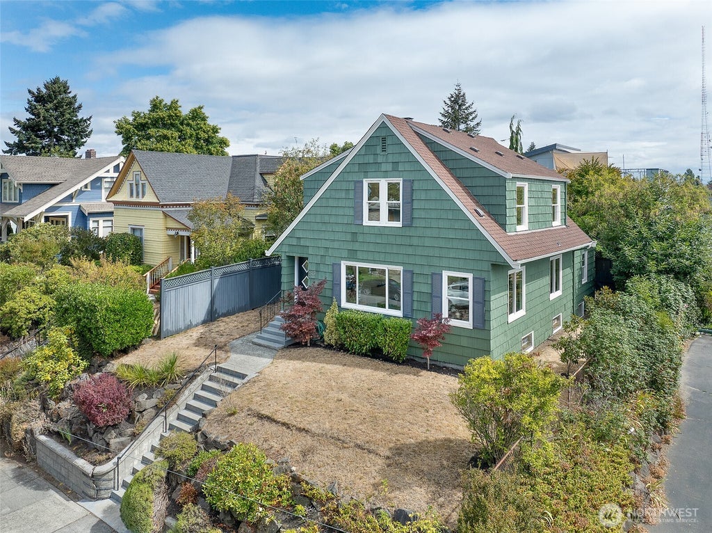 Photo of 1512 6th Avenue W, Seattle, WA 98119 (MLS # 2575249)
