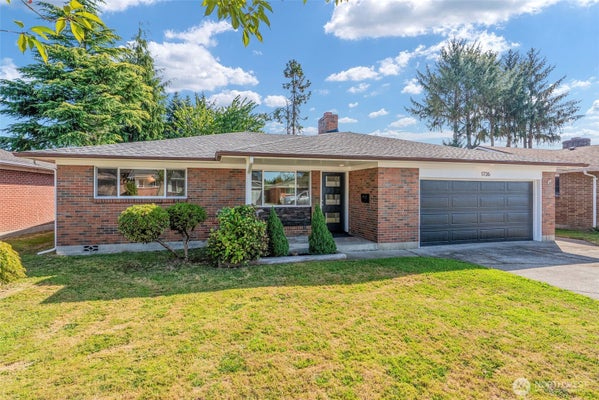 1726 SUSAN AVE, LONGVIEW, WA 98632 - Image 1b1be37d1d6afa40c032f20f5bea2d85/2572834081