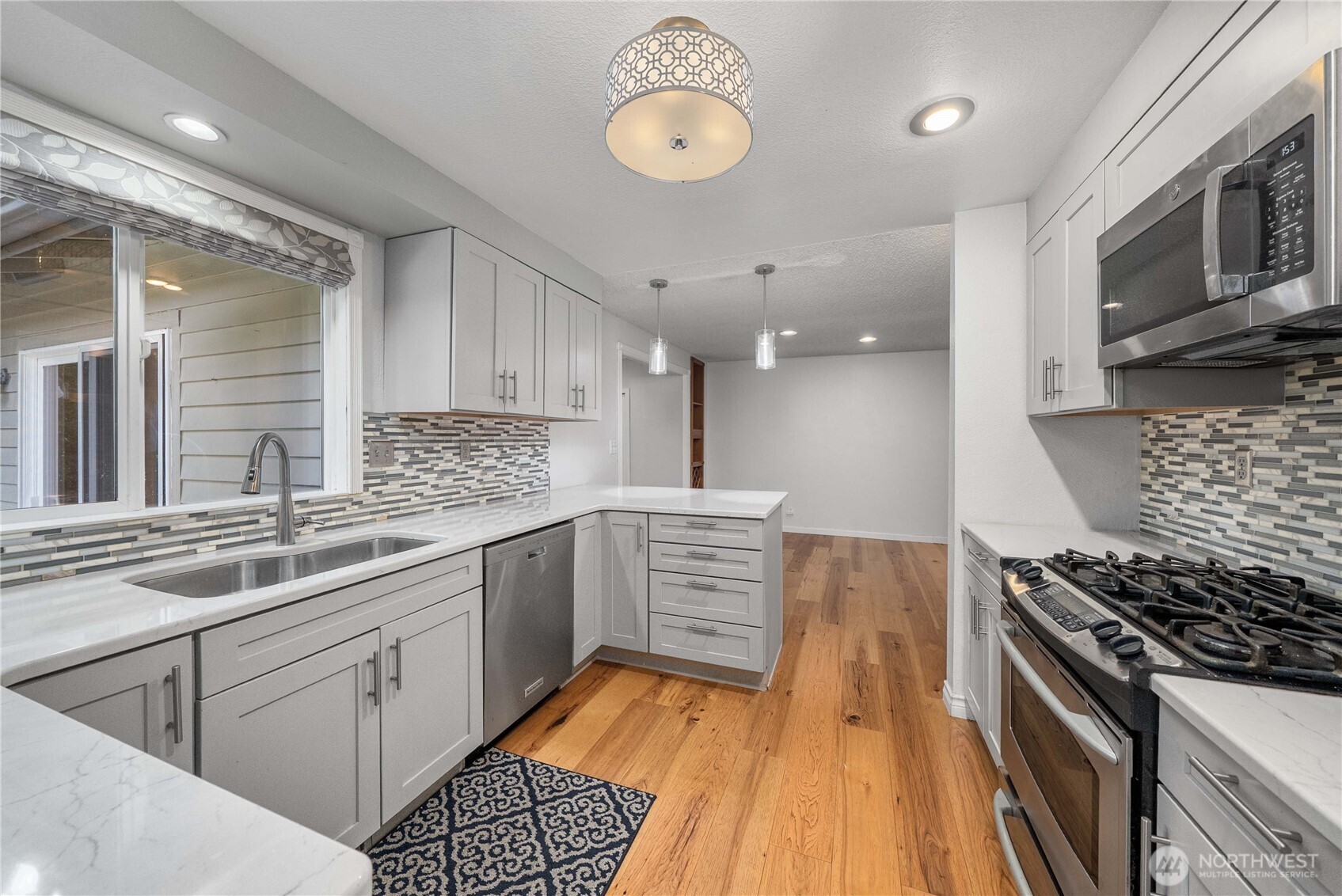 6529 Arrowhead Drive NE