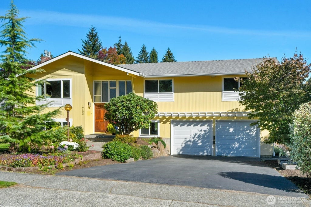 Photo of 10600 NE 198th Street, Bothell, WA 98011 (MLS # 2592193)